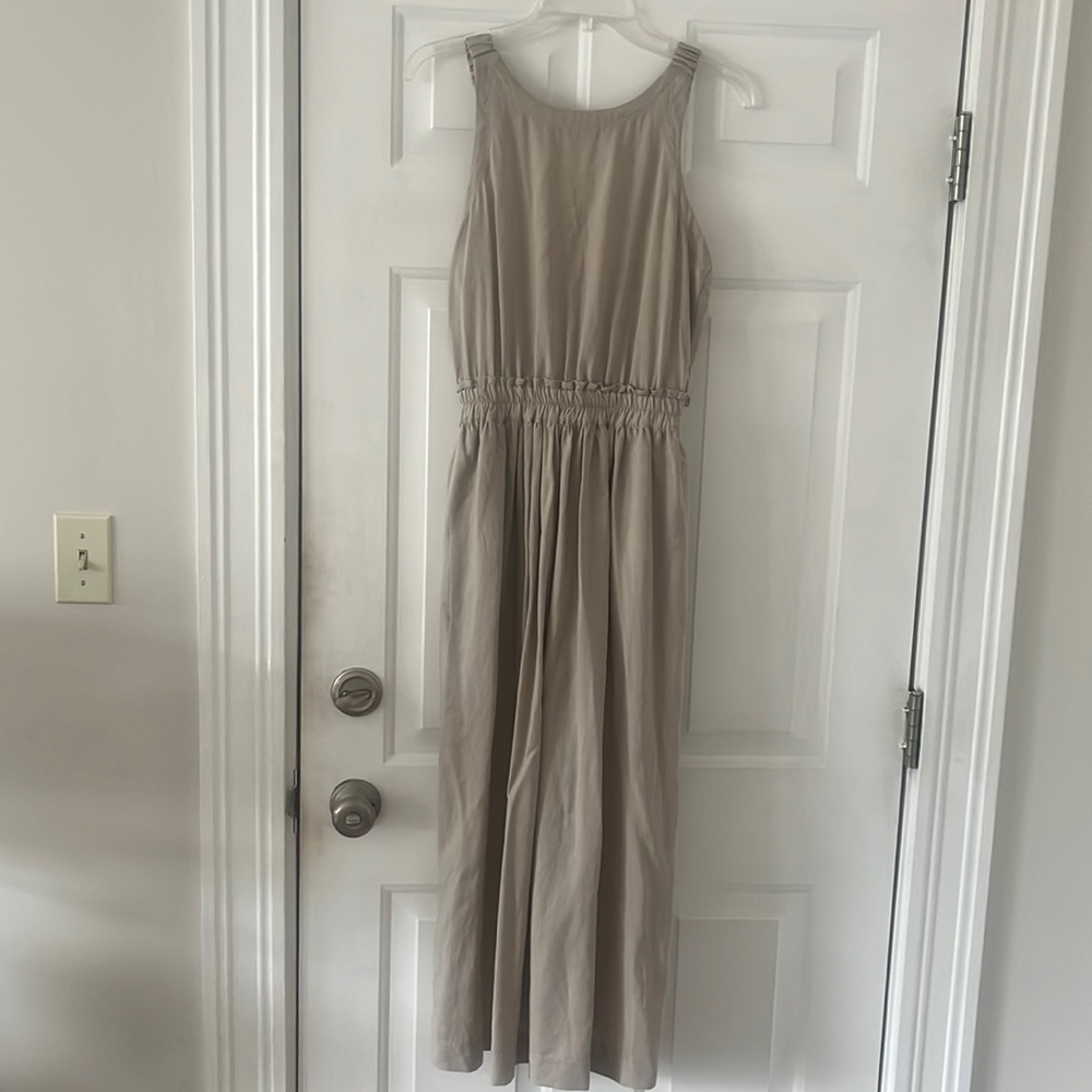 Splendid dress with pockets!!  Never worn.  Viscose linen blend.